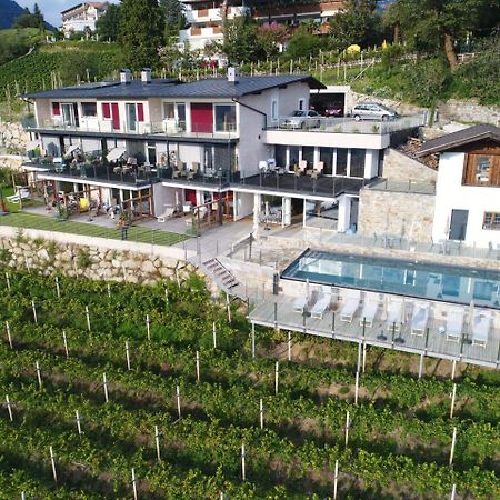 La Pergola PanoramaSuites Tirolo Bagian luar foto