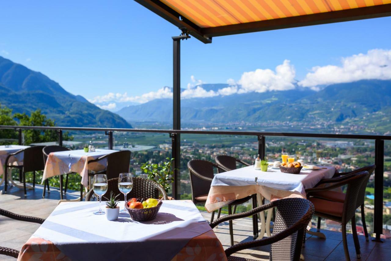 La Pergola PanoramaSuites Tirolo Bagian luar foto